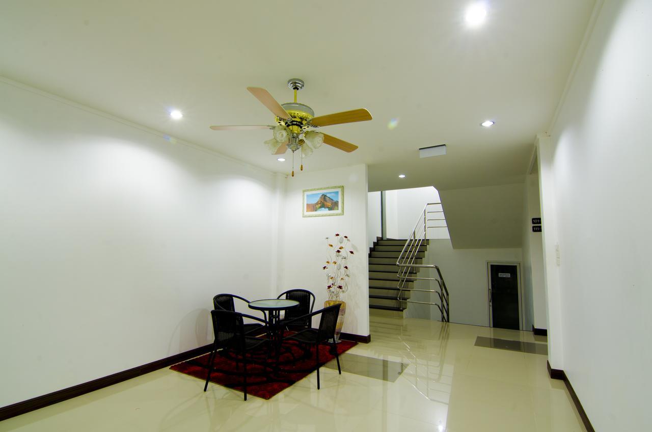 NP Hotel Buriram Buitenkant foto