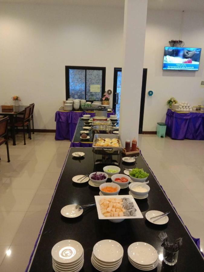 NP Hotel Buriram Buitenkant foto
